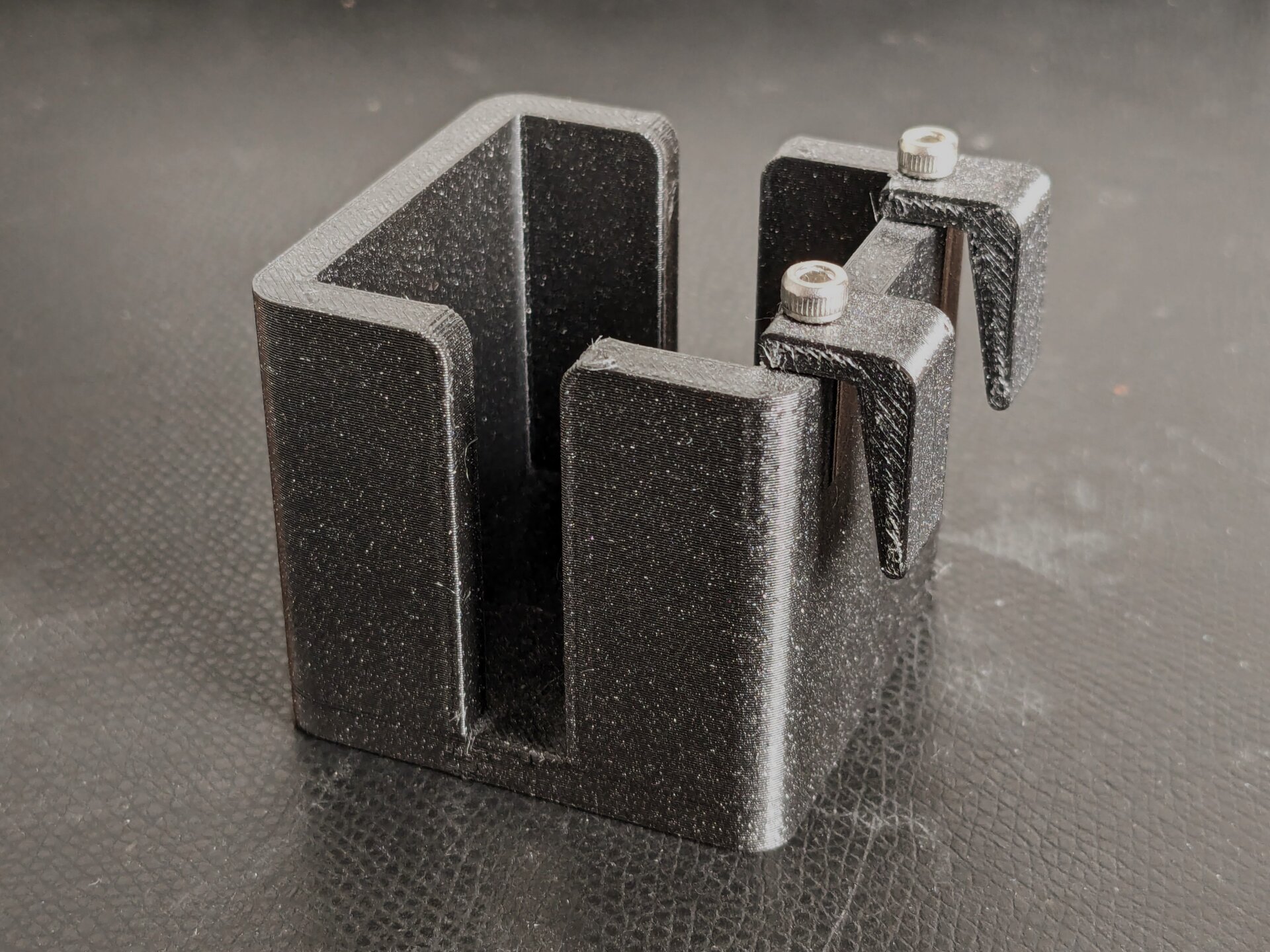a design where multiple parts were used to avoid supports