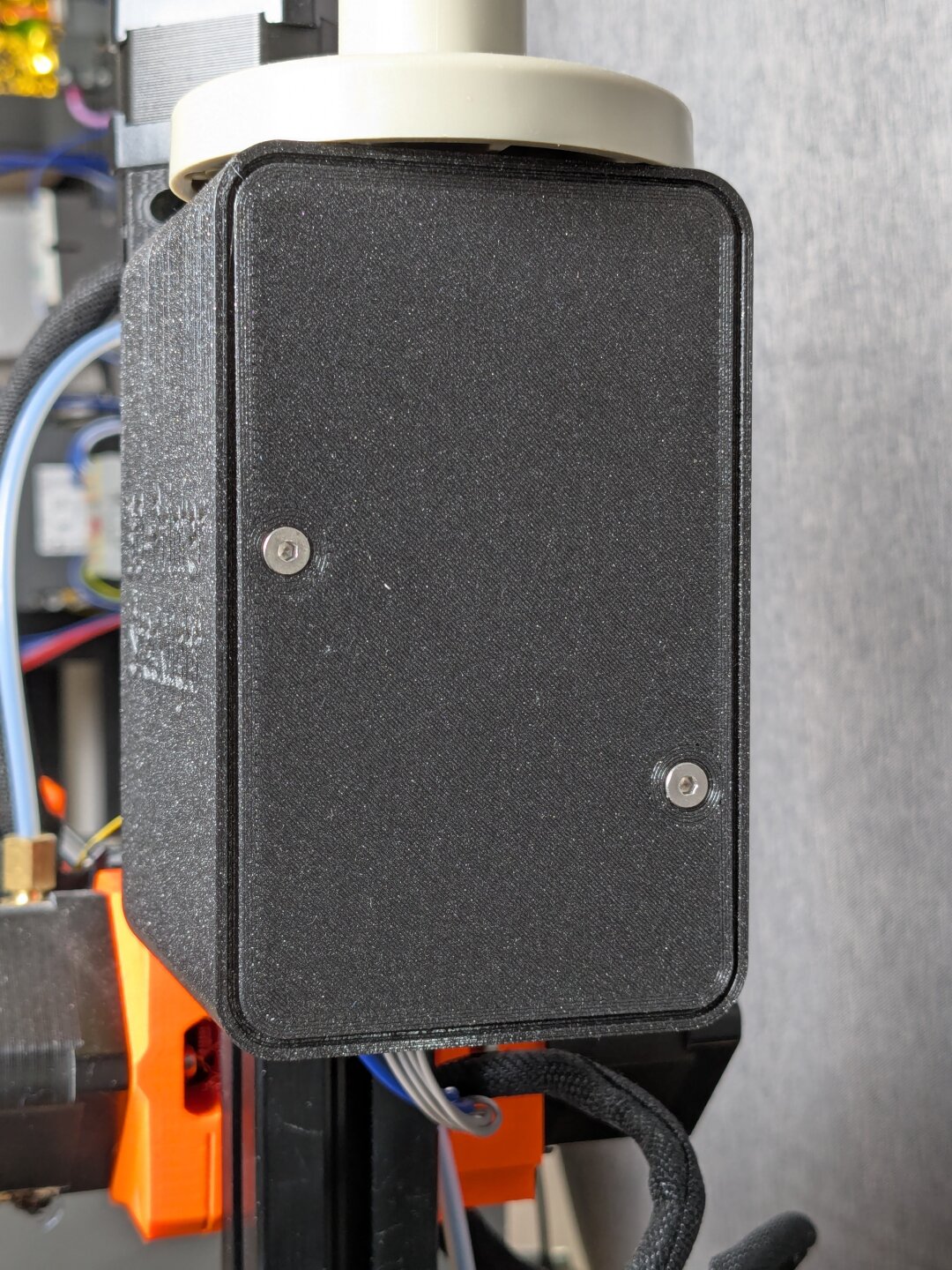 Shadow line on the lid of an electronics enclosure