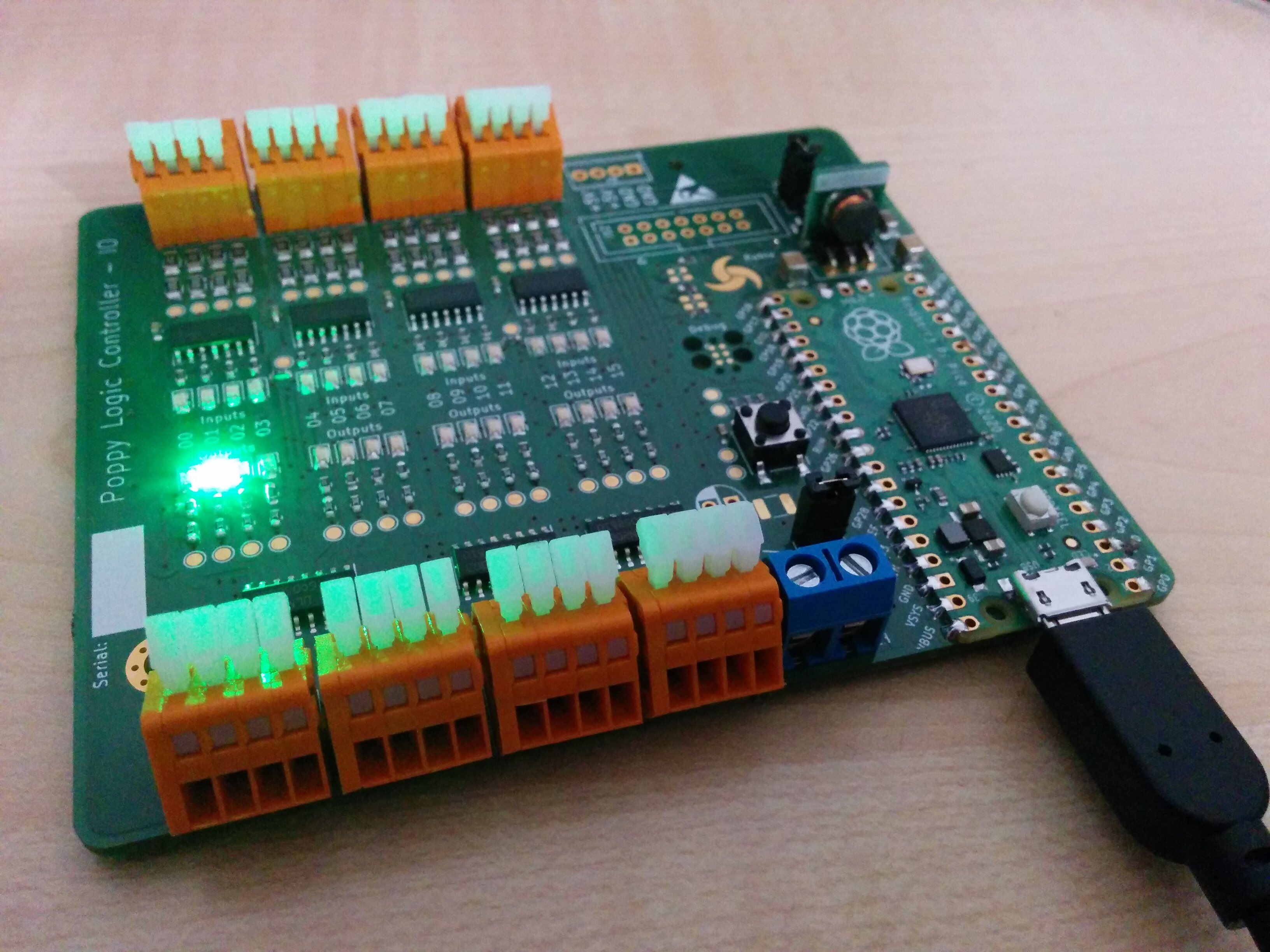 Image of the Poppy Logic Controller PCB